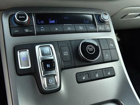 Used 2022 Hyundai Palisade SEL w/ 8P Bench Seat Package FWD image 16
