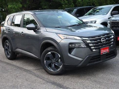 Certified 2025 Nissan Rogue SV FWD image 2