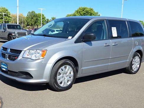 Used 2017 Dodge Grand Caravan SE w/ Power Window Group FWD image 4
