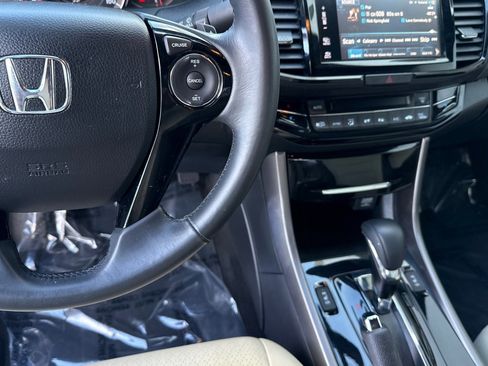 Used 2017 Honda Accord EX-L image 16