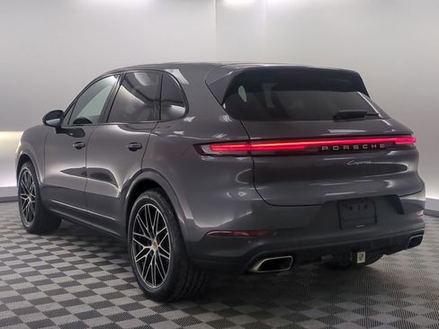 Certified 2024 Porsche Cayenne AWD/4WD image 3