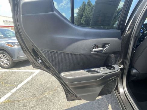 Used 2022 Toyota C-HR XLE FWD image 13