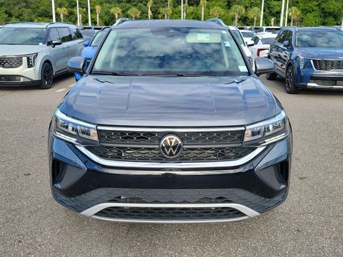Used 2023 Volkswagen Taos SE AWD/4WD image 2