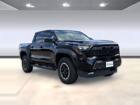 Used 2026 Toyota Tacoma TRD Off-Road w/ TRD Off Road Upgrade Package AWD/4WD image 7