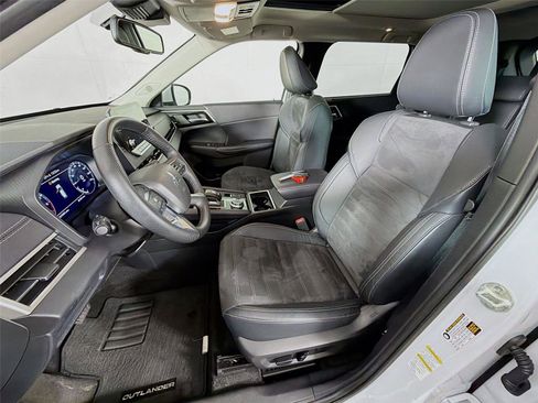 Used 2023 Mitsubishi Outlander SE FWD image 11