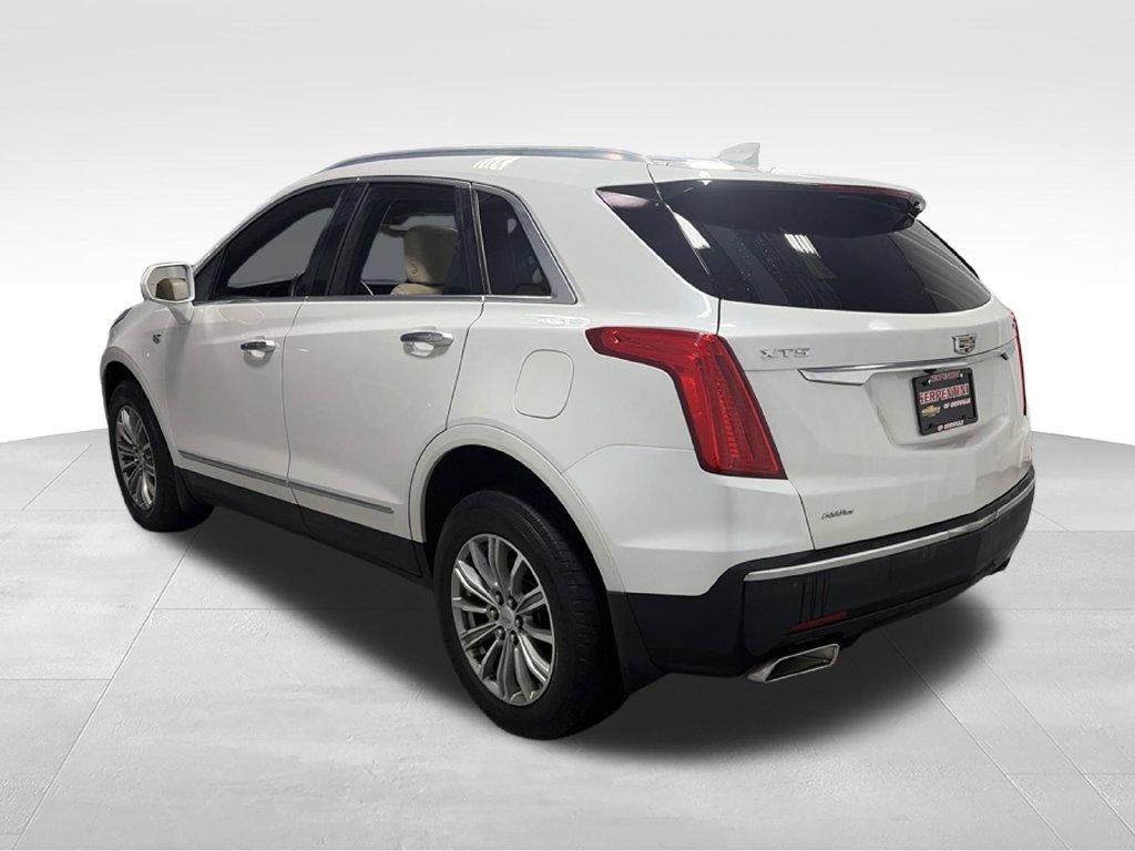 Used 2017 Cadillac XT5 Luxury w/ Driver Awareness Package AWD/4WD image 10