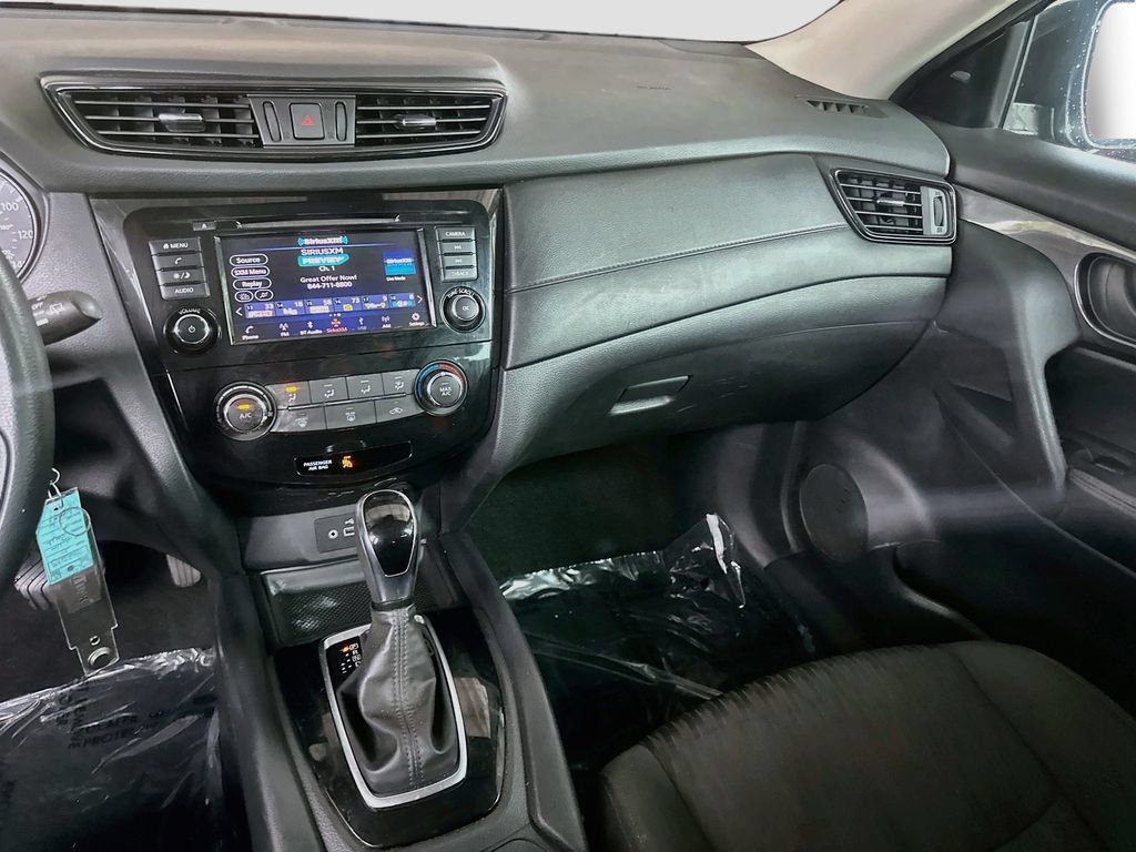 Used 2020 Nissan Rogue S FWD image 20