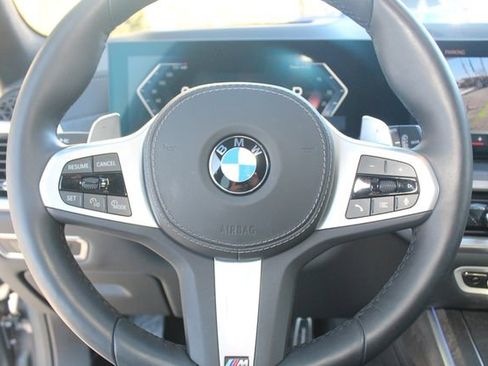 Used 2025 BMW X7 xDrive40i w/ M Sport Package image 17