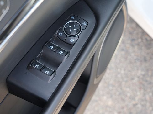 Used 2023 Lincoln Nautilus Reserve AWD/4WD image 19