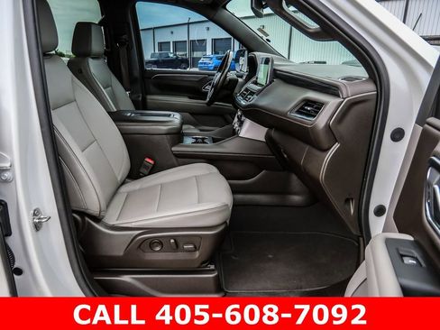 Used 2023 GMC Yukon SLT AWD/4WD image 14