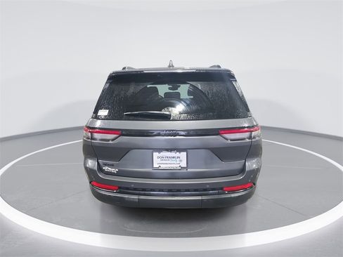 Used 2022 Jeep Grand Cherokee Altitude image 7