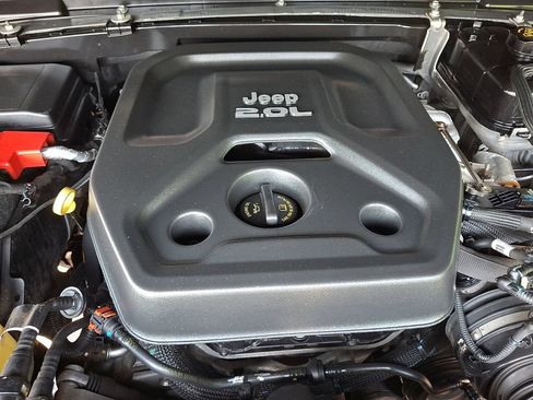 Used 2018 Jeep Wrangler Sport AWD/4WD image 27