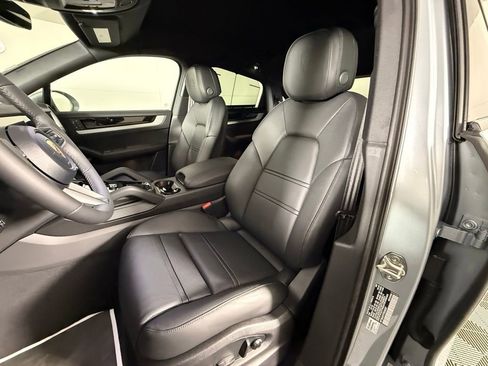 New 2026 Porsche Cayenne Coupe image 5