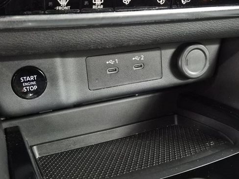 Used 2024 Nissan Rogue SV image 31