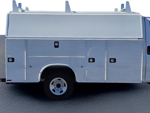 New 2024 Chevrolet Express 3500 w/ Power Convenience Package image 11