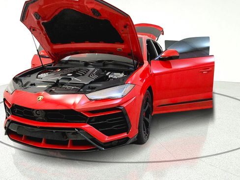 Used 2022 Lamborghini Urus AWD/4WD image 10