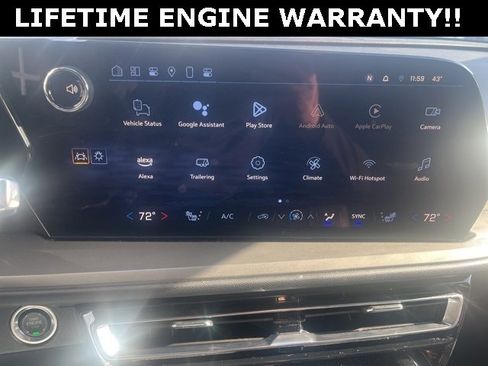 Used 2025 Chevrolet Traverse LT image 23