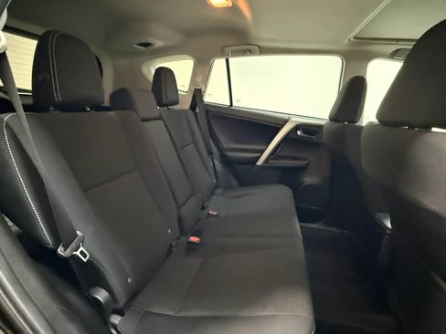Used 2018 Toyota RAV4 XLE w/ Carpet Mat Package FWD image 17