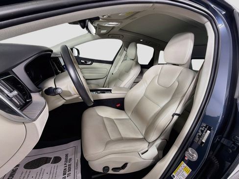 Certified 2023 Volvo XC60 B5 Plus w/ Climate Package FWD image 21