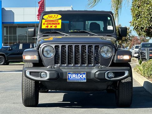 Used 2022 Jeep Gladiator Sport image 10