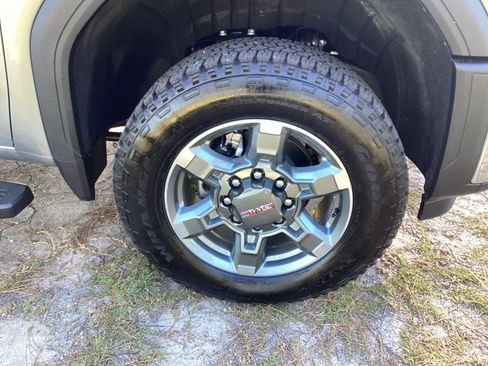 New 2025 GMC Sierra 2500 SLT w/ SLT Premium Package image 12