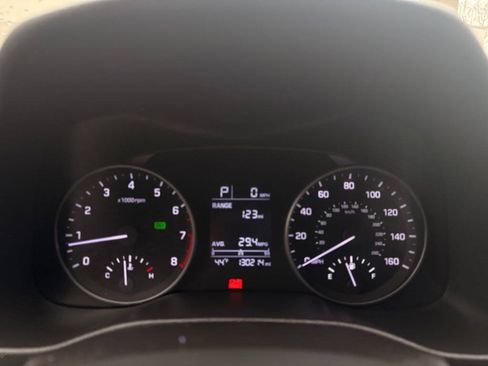 Used 2017 Hyundai Elantra SE FWD image 13