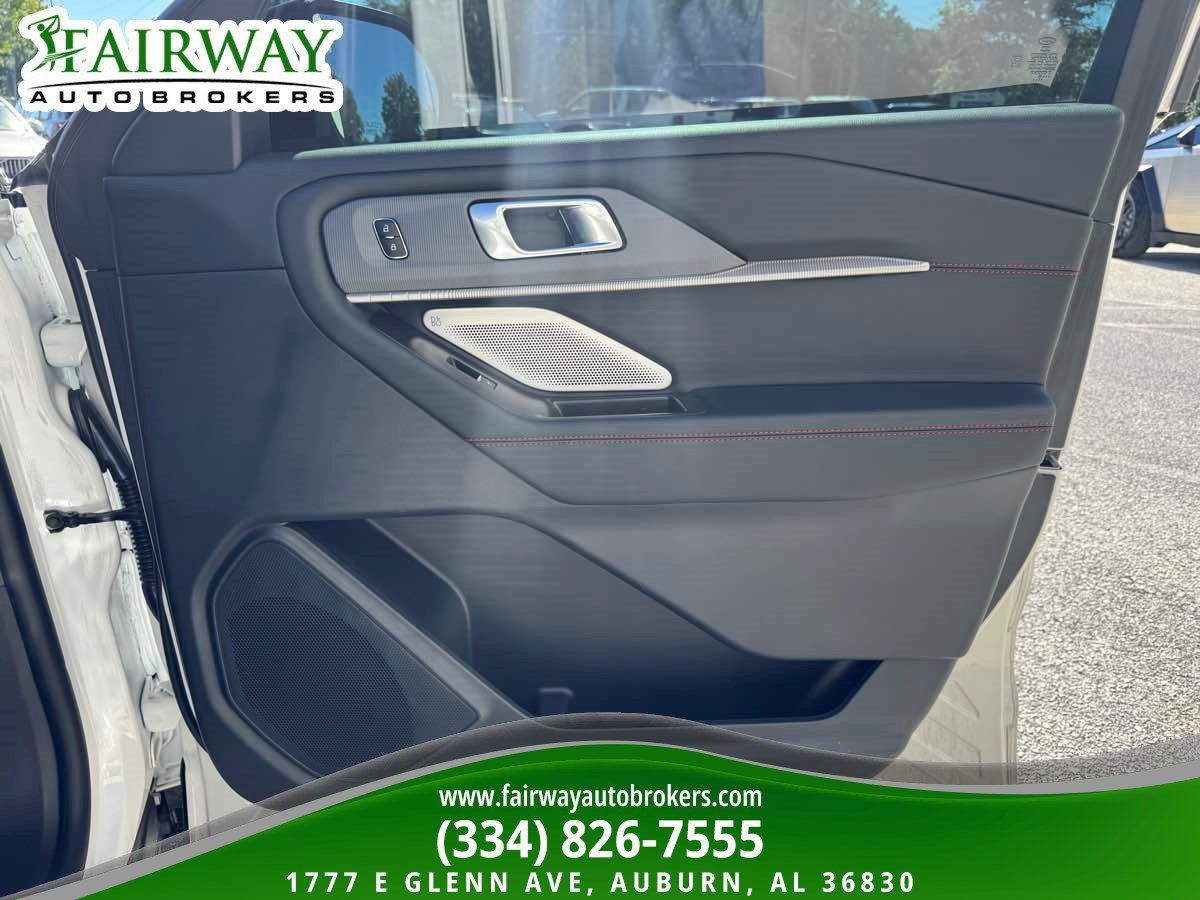 Used 2025 Ford Explorer ST w/ Sun And Sound Package AWD/4WD image 33