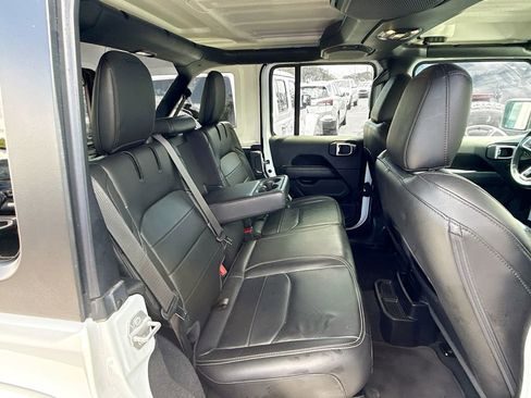 Used 2023 Jeep Wrangler Unlimited Sahara w/ Cold Weather Group image 31