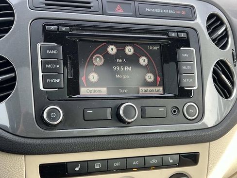 Used 2013 Volkswagen Tiguan SE image 14