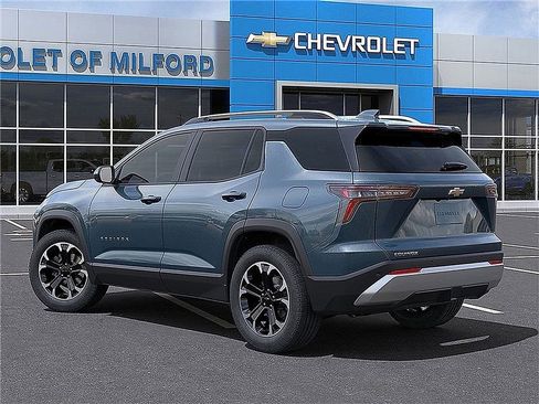 New 2026 Chevrolet Equinox LT w/ Convenience Package II FWD image 3