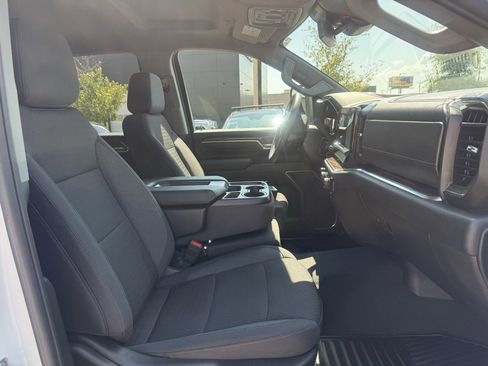 Used 2024 Chevrolet Silverado 3500 LT w/ Convenience Package image 13