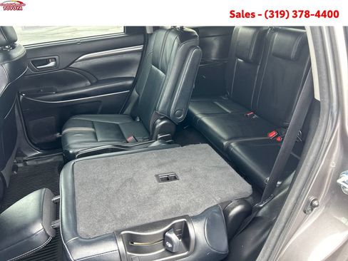 Certified 2018 Toyota Highlander SE AWD/4WD image 24
