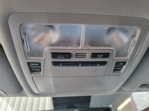 Used 2017 Toyota Highlander XLE AWD/4WD image 23