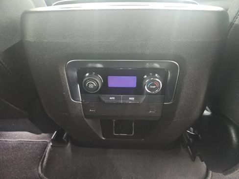 Used 2025 Chevrolet Suburban Z71 AWD/4WD image 22