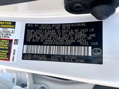 Used 2025 Lexus ES 300h w/ Premium Package image 33