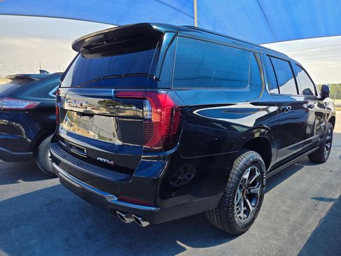 Used 2025 GMC Yukon XL AT4 w/ AT4 Premium Package AWD/4WD image 4