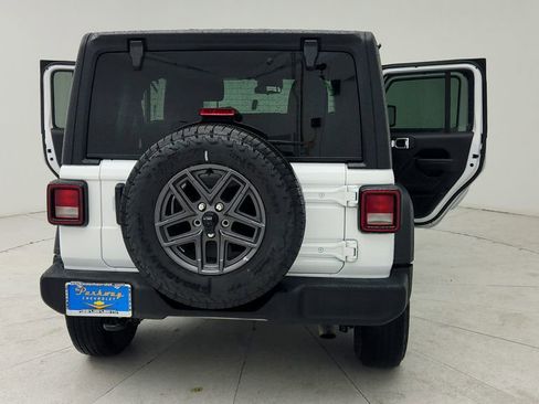 Used 2025 Jeep Wrangler Sport S image 8