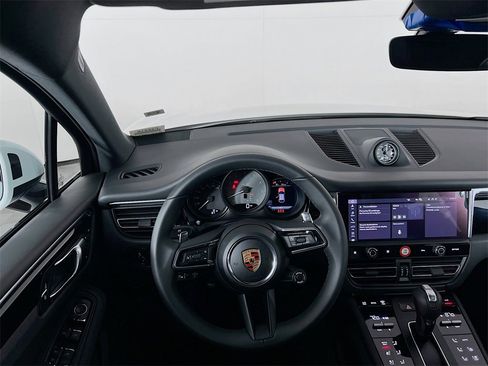 New 2026 Porsche Macan S image 25