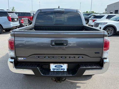 Used 2021 Toyota Tacoma TRD Off-Road AWD/4WD image 32