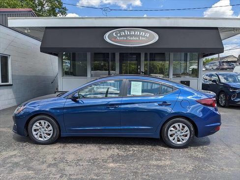 Used 2020 Hyundai Elantra SE FWD image 2
