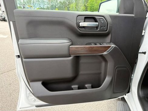 Used 2022 GMC Sierra 1500 SLT RWD image 10