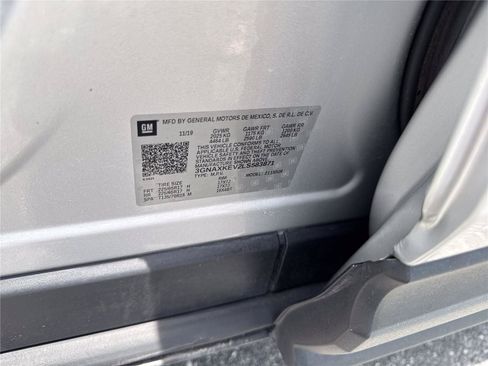 Used 2020 Chevrolet Equinox LT FWD image 39