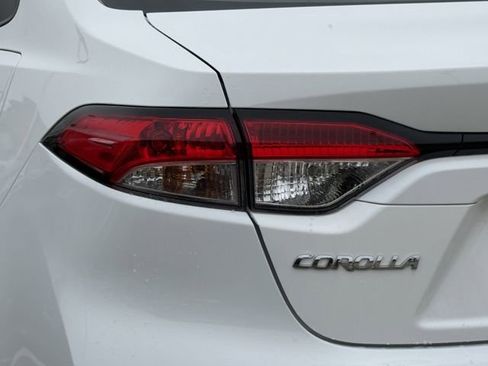 Used 2025 Toyota Corolla LE image 6