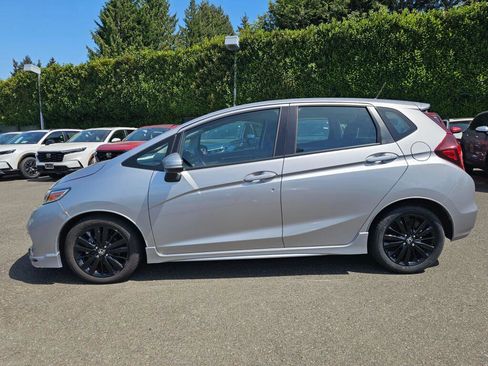 Used 2018 Honda Fit Sport image 4