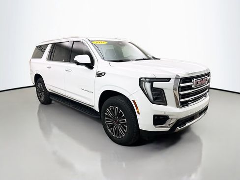 Used 2025 GMC Yukon XL Elevation AWD/4WD image 1
