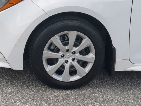 Used 2020 Toyota Corolla LE image 19