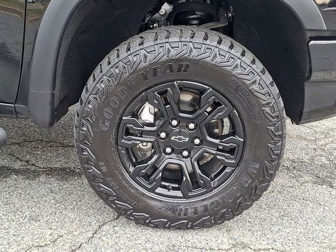 Used 2024 Chevrolet Silverado 1500 ZR2 w/ Technology Package image 8