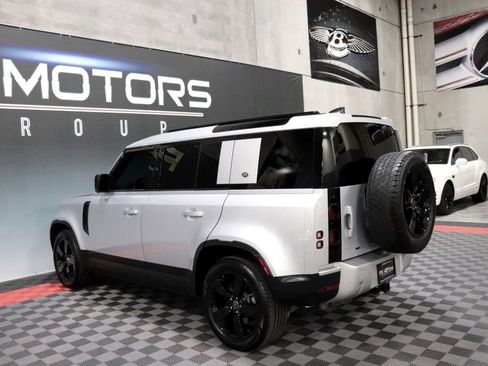 Used 2022 Land Rover Defender 110 SE AWD/4WD image 4