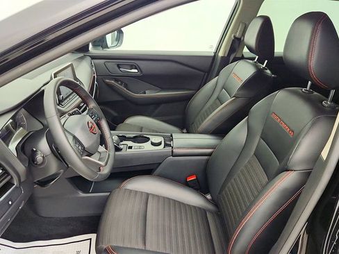 Used 2025 Nissan Rogue SV AWD/4WD image 19