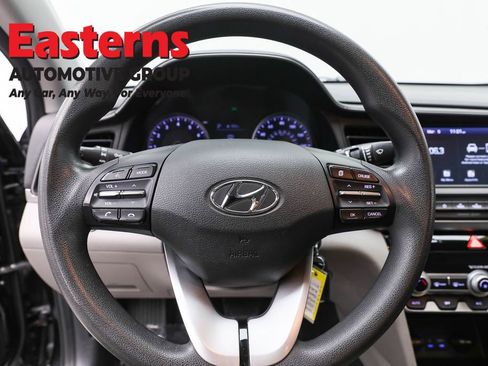 Used 2020 Hyundai Elantra SEL image 10